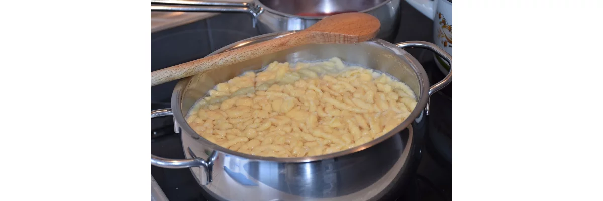 Spätzlebretter aus Holz: Traditionelle Küchenhelfer für perfekte Spätzle - Spätzlebretter aus Holz: Traditionelle Küchenhelfer für perfekte Spätzle