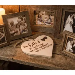 Herzbrett "Glück teilen" – Massivholz Spruch Herzen 24x24x1,5cm – Dekofant