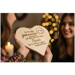 Herzbrett mit Spruch "Es ist schön jemanden zu kennen..." aus Ahornholz 24x24x1,5cm Dekofant